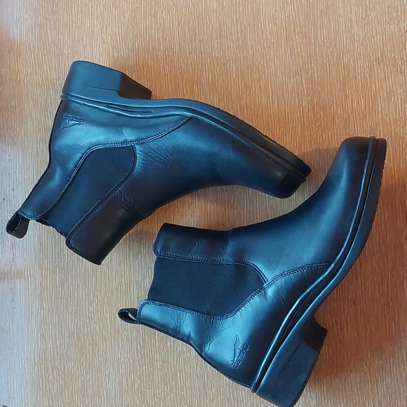 Not For Sale, Reserved - Picture 1 of 16